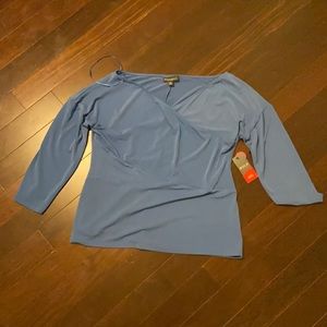 Blue curve fitting wrap shirt